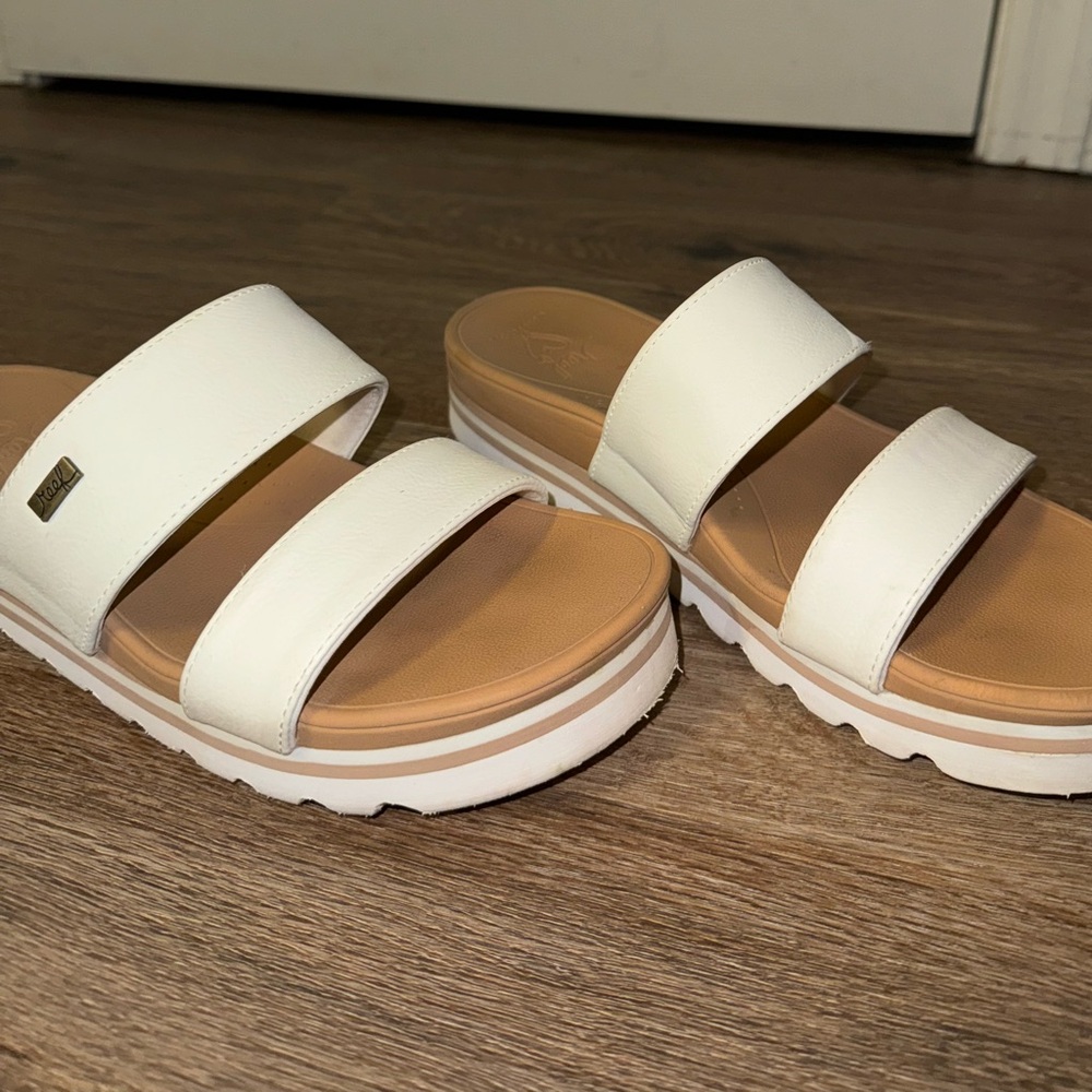 REEF woman’s Banded Horizon Hi sandals size 9